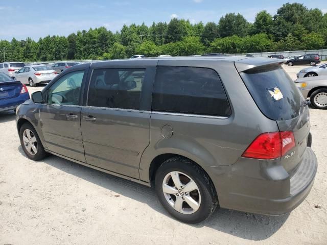 2010 Volkswagen Routan SE