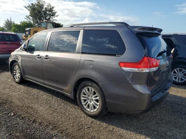 2013 Toyota Sienna XLE