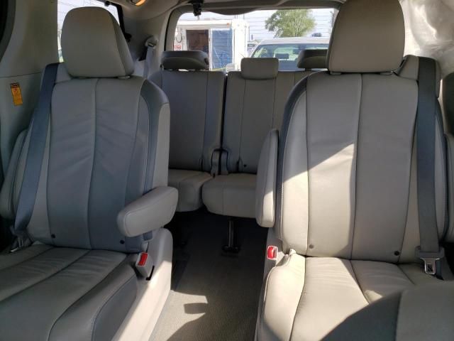 2014 Toyota Sienna XLE