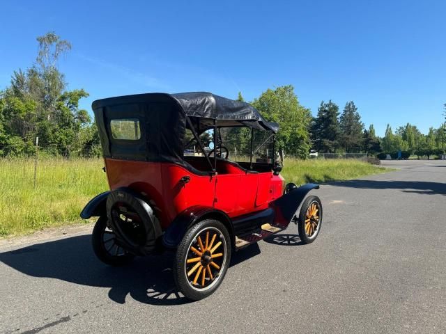 1920 Ford 1915 Ford                        Model T