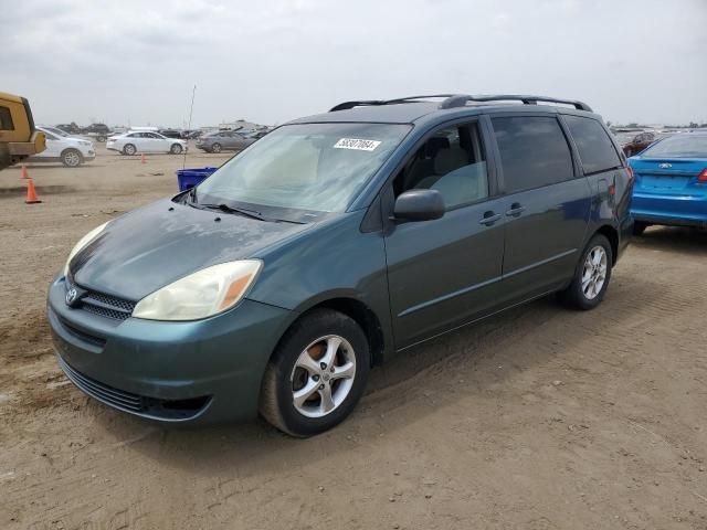 2004 Toyota Sienna CE