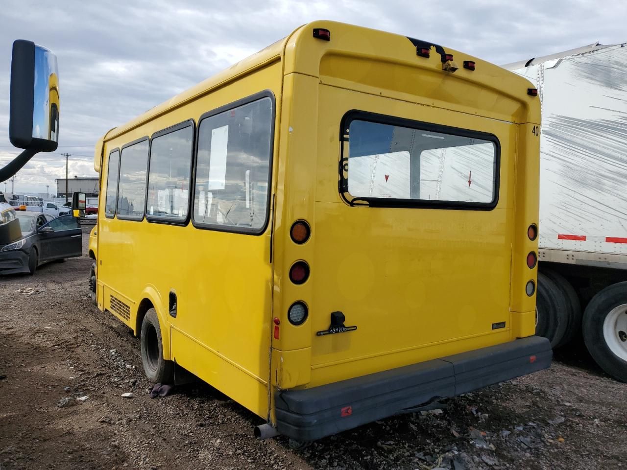 2018 Ford Econoline E450 Super Duty Cutaway Van