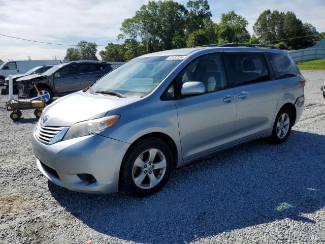 2017 Toyota Sienna LE