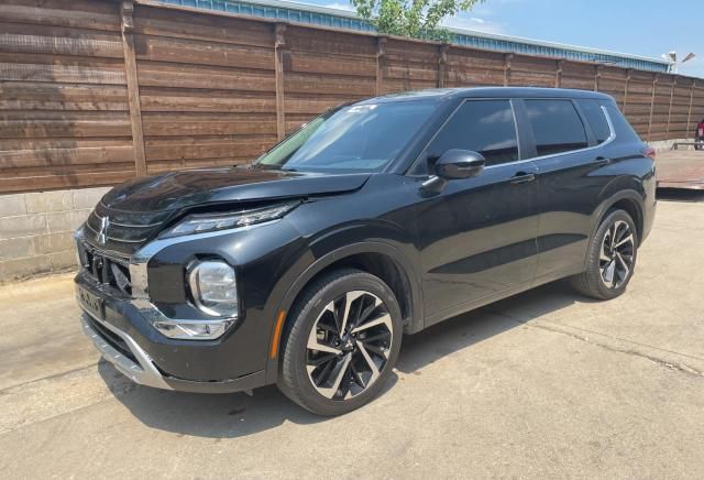 2023 Mitsubishi Outlander SE