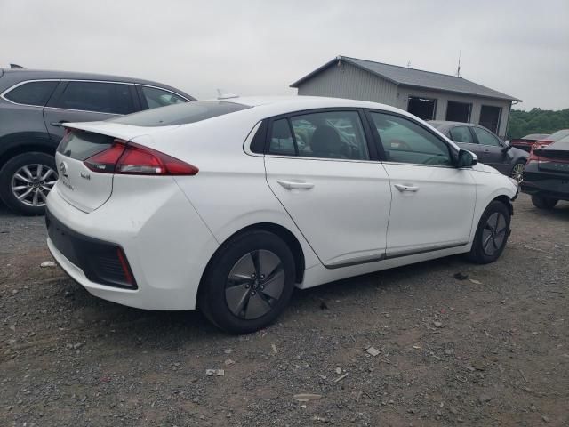 2022 Hyundai Ioniq SE