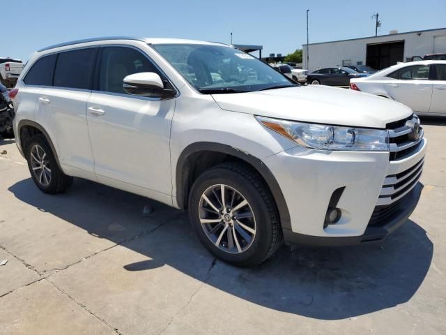 2017 Toyota Highlander SE