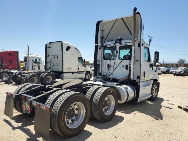 2015 Freightliner Cascadia 113