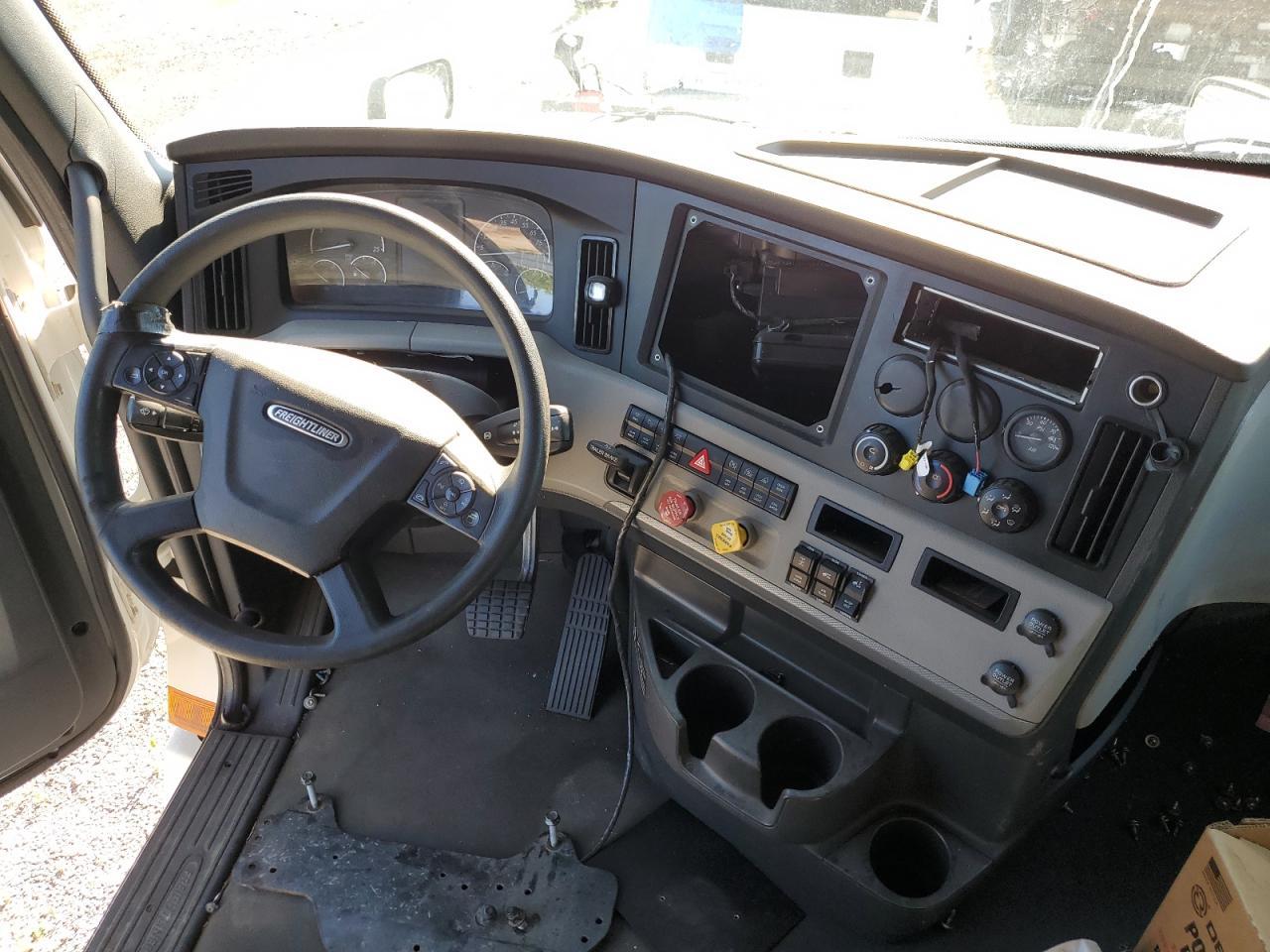 2022 Freightliner Cascadia 126