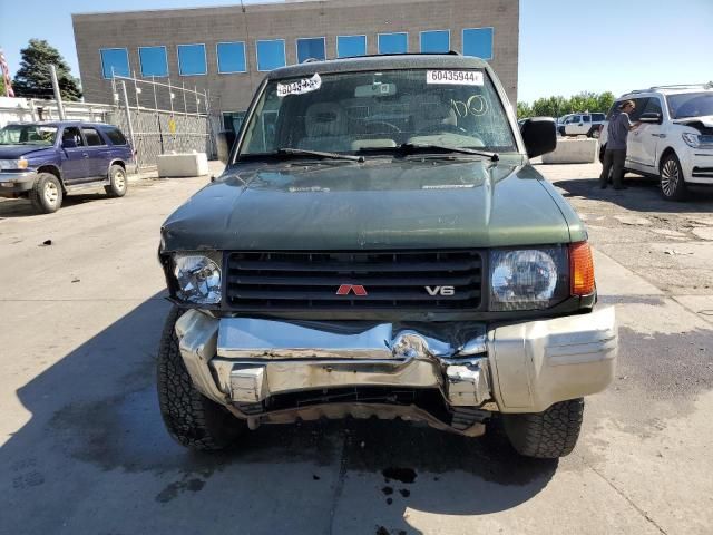 1997 Mitsubishi Montero LS