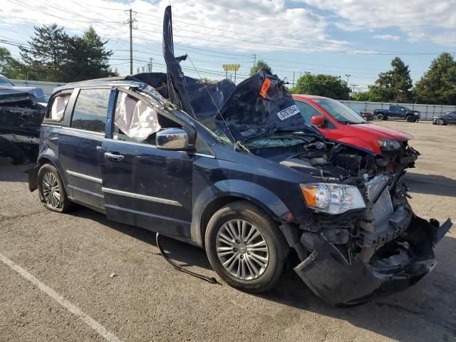 2014 Chrysler Town & Country Touring L