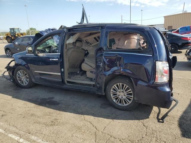 2014 Chrysler Town & Country Touring L