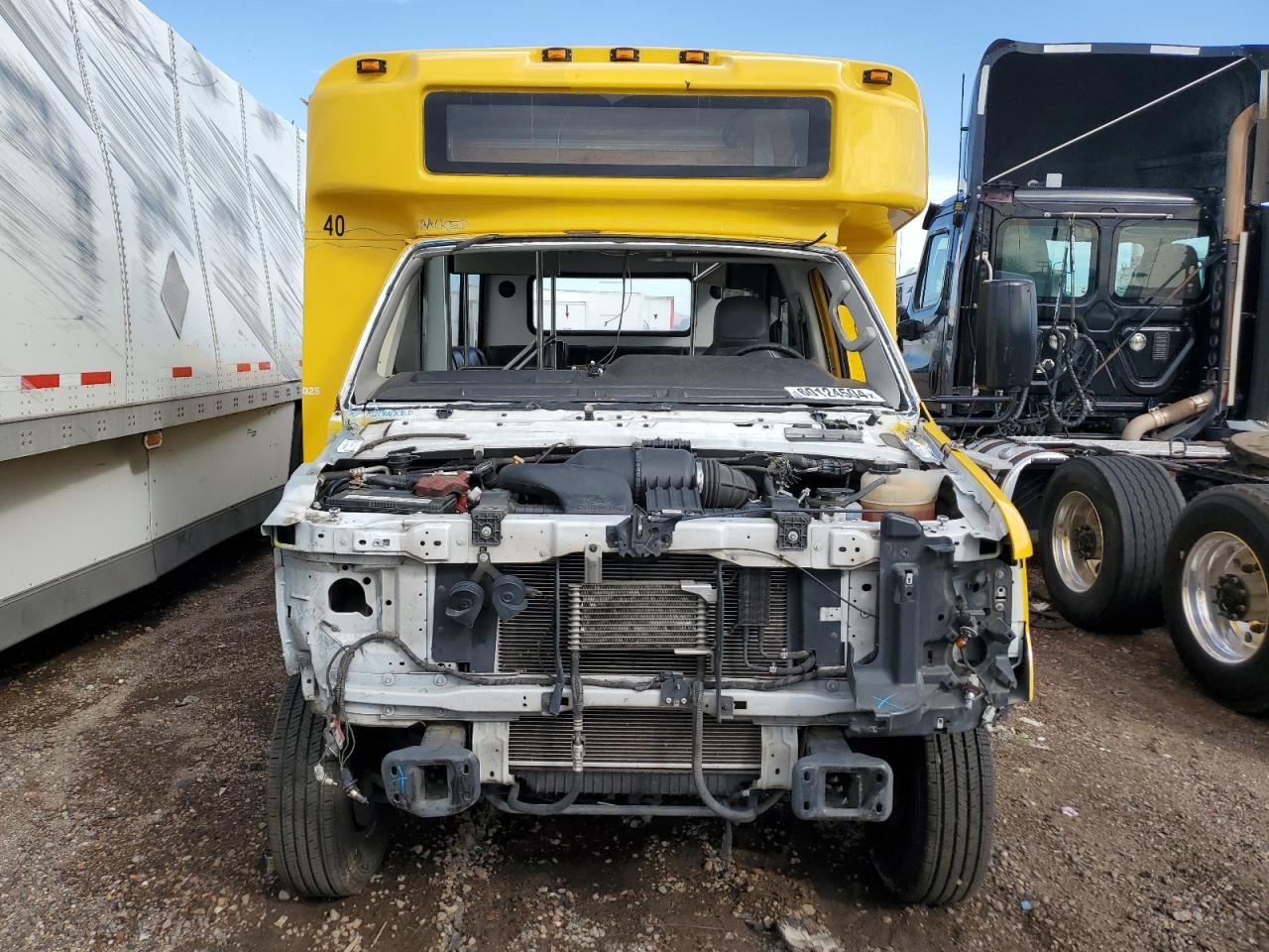 2018 Ford Econoline E450 Super Duty Cutaway Van