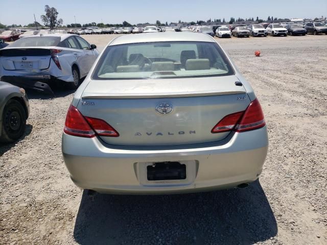 2005 Toyota Avalon XL