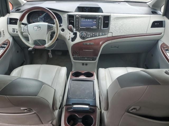 2013 Toyota Sienna XLE