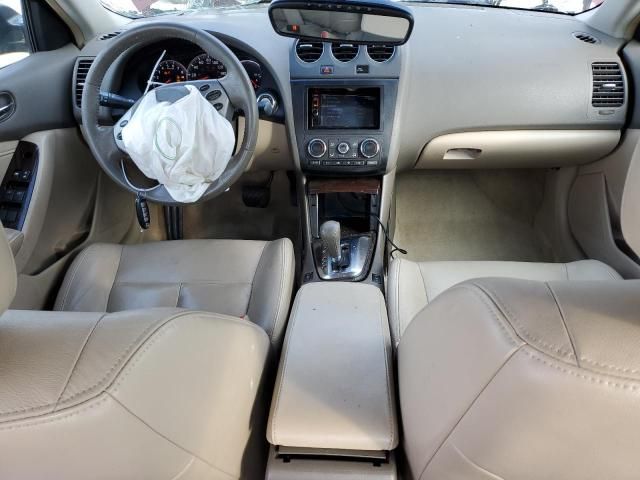 2010 Nissan Altima Base