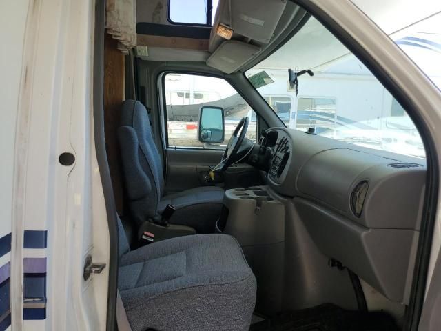 2001 Ford Econoline E450 Super Duty Cutaway Van