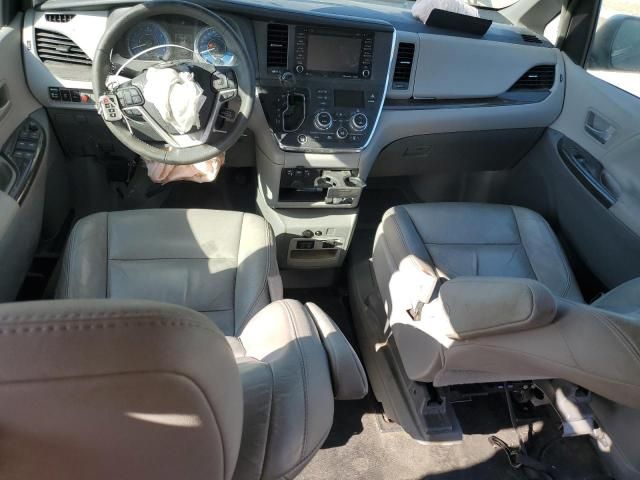 2018 Toyota Sienna XLE