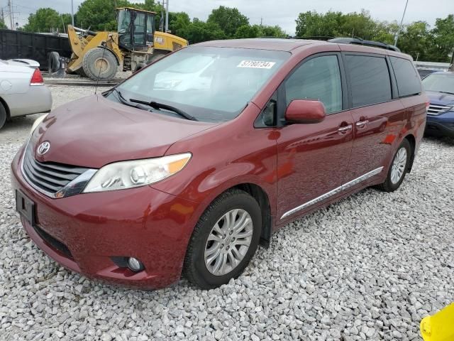 2014 Toyota Sienna XLE