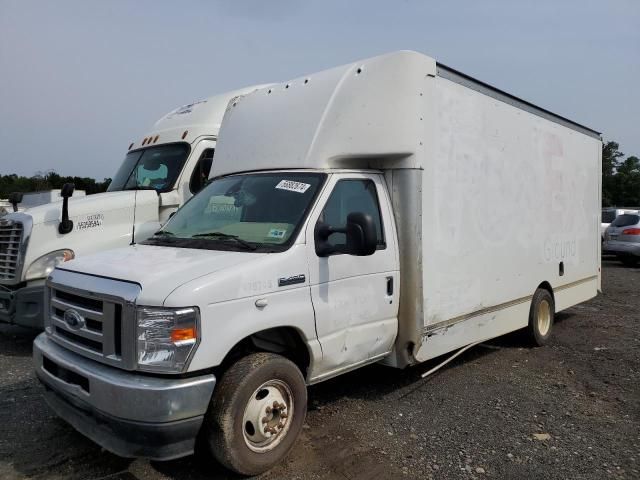 2022 Ford Econoline E450 Super Duty Cutaway Van