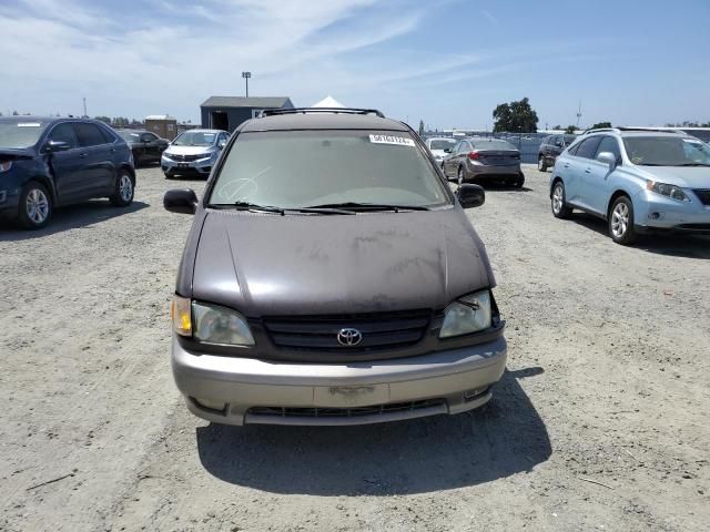 2002 Toyota Sienna LE