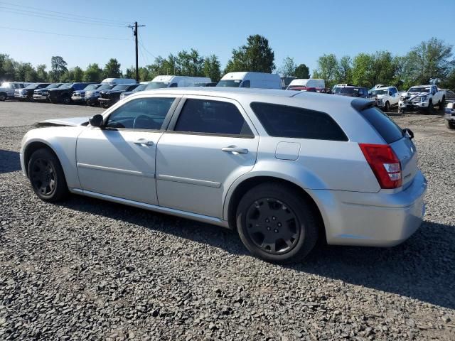 2005 Dodge Magnum SE