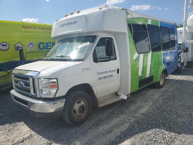 2016 Ford Econoline E350 Super Duty Cutaway Van
