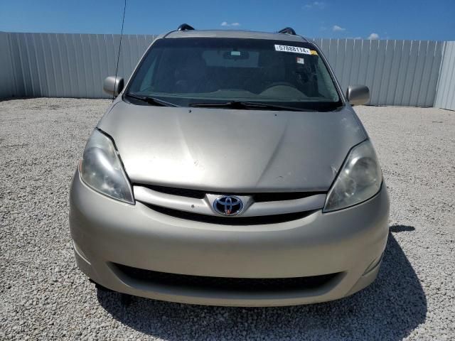 2009 Toyota Sienna XLE