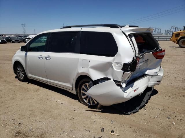 2017 Toyota Sienna XLE