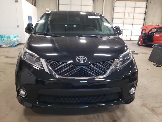 2016 Toyota Sienna SE