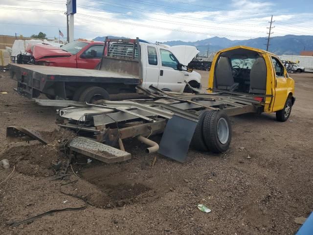 2010 GMC Savana Cutaway G3500
