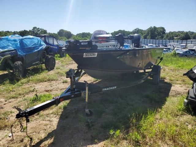 2015 Basstracker Boat