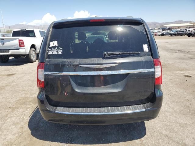 2013 Chrysler Town & Country Touring