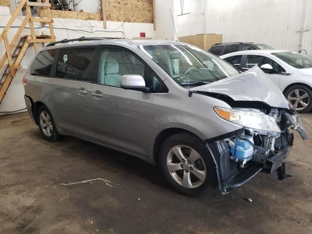 2014 Toyota Sienna LE