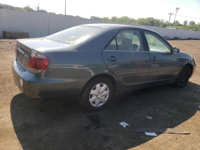 2005 Toyota Camry LE