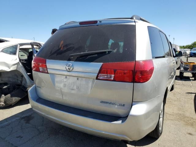 2004 Toyota Sienna XLE