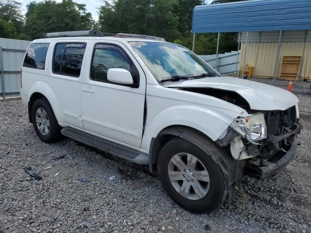 2005 Nissan Pathfinder LE