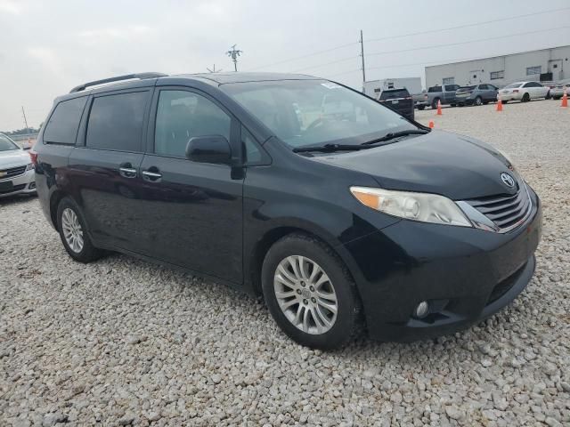 2017 Toyota Sienna XLE