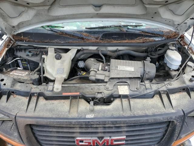 2009 GMC Savana Cutaway G3500