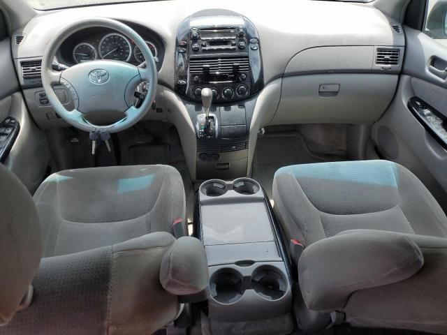 2005 Toyota Sienna CE