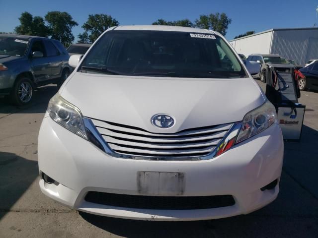 2015 Toyota Sienna LE