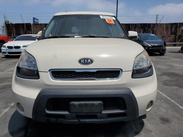 2010 KIA Soul +