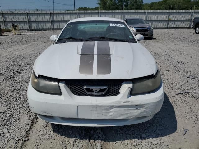 2004 Ford Mustang