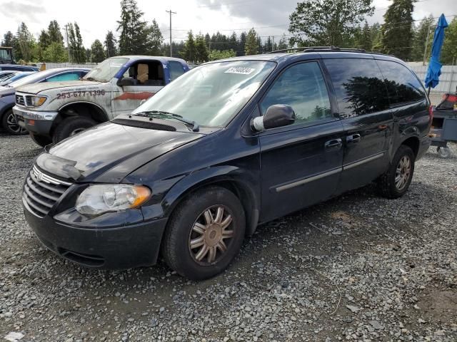 2005 Chrysler Town & Country Touring