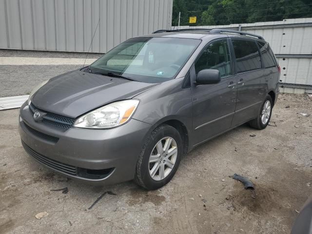 2004 Toyota Sienna CE