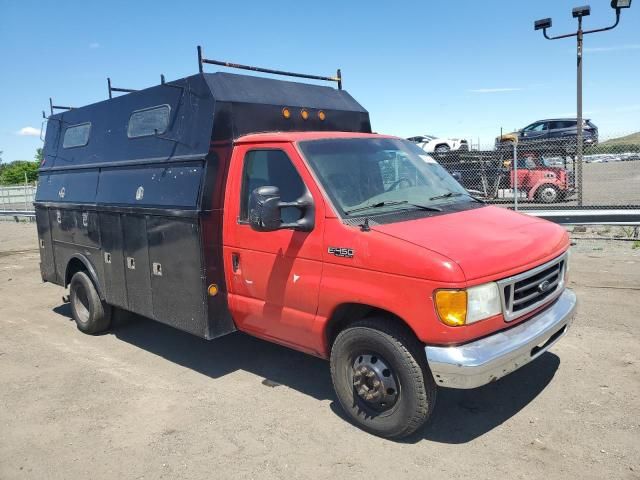 2004 Ford Econoline E450 Super Duty Cutaway Van