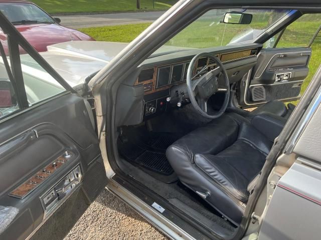 1985 Lincoln Town Car