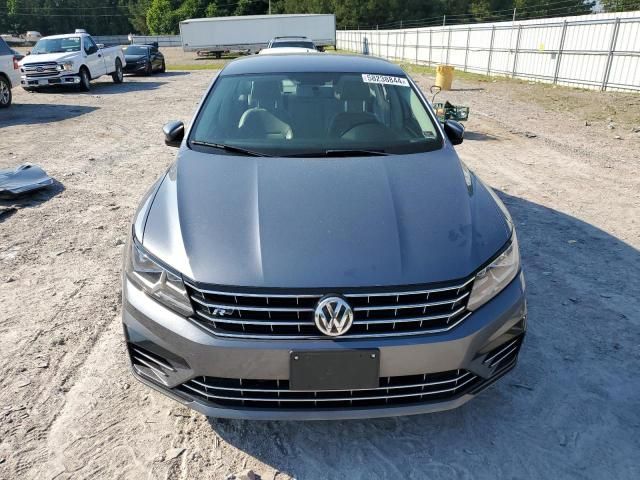 2017 Volkswagen Passat R-Line