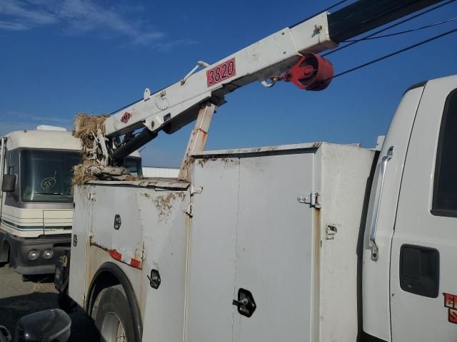 2004 Ford F750 Super Duty