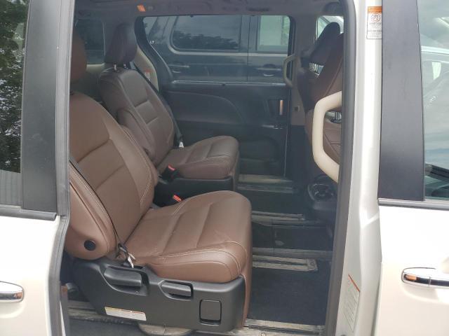 2019 Toyota Sienna XLE