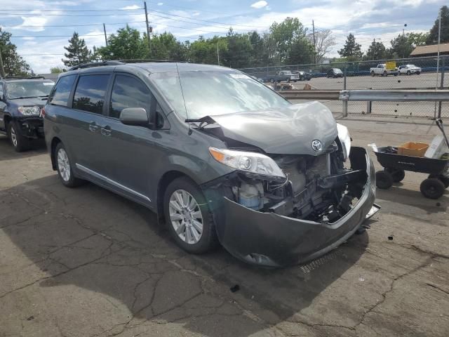 2012 Toyota Sienna XLE